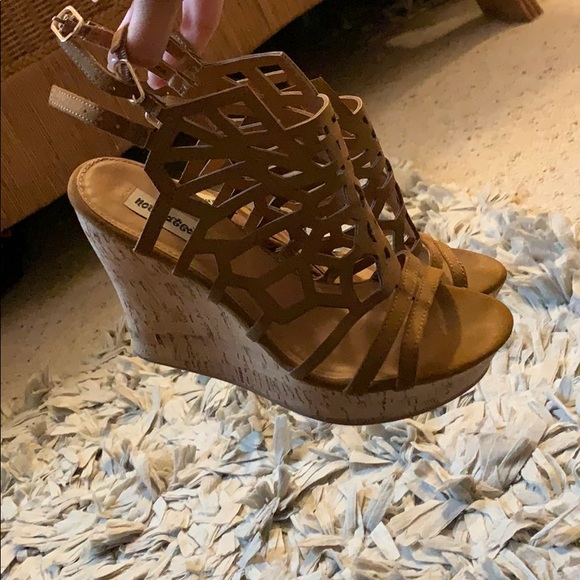 Tan strappy wedges - Picture 2 of 6